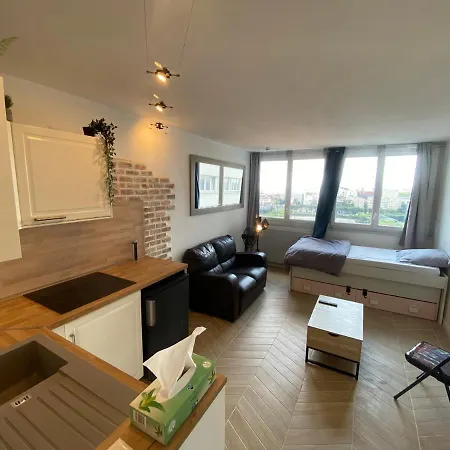 Full Loft In - 2 Single Beds For 2 - Chinatown *